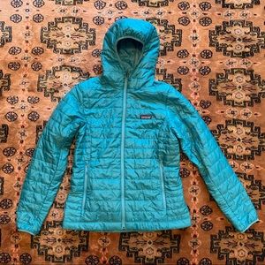New! Patagonia Nano Puff Hoody Women’s Medium